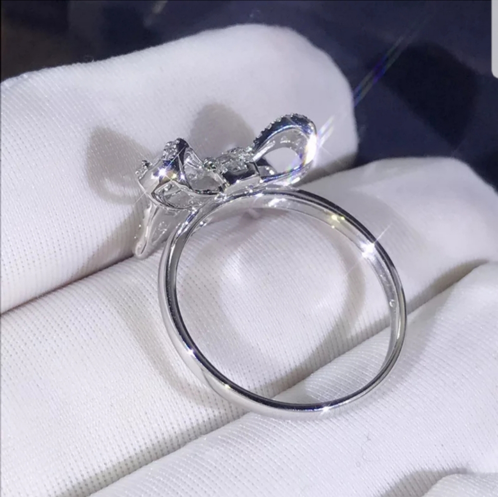NEW 925 White sapphire bowtie ring - Picture 2 of 4